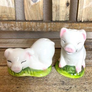 Cracker Barrel Farmhouse Pig Salt & Pepper Shakers